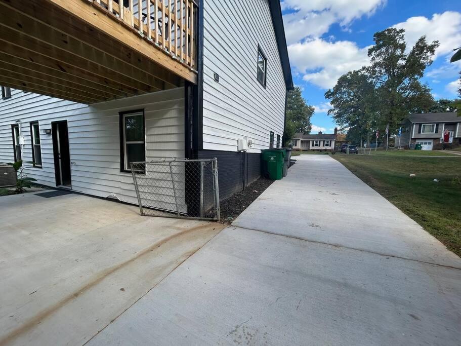 Comfy Lower Lvl Apt With Jetted Tub Near Uptown And Unc Charlotte Buitenkant foto