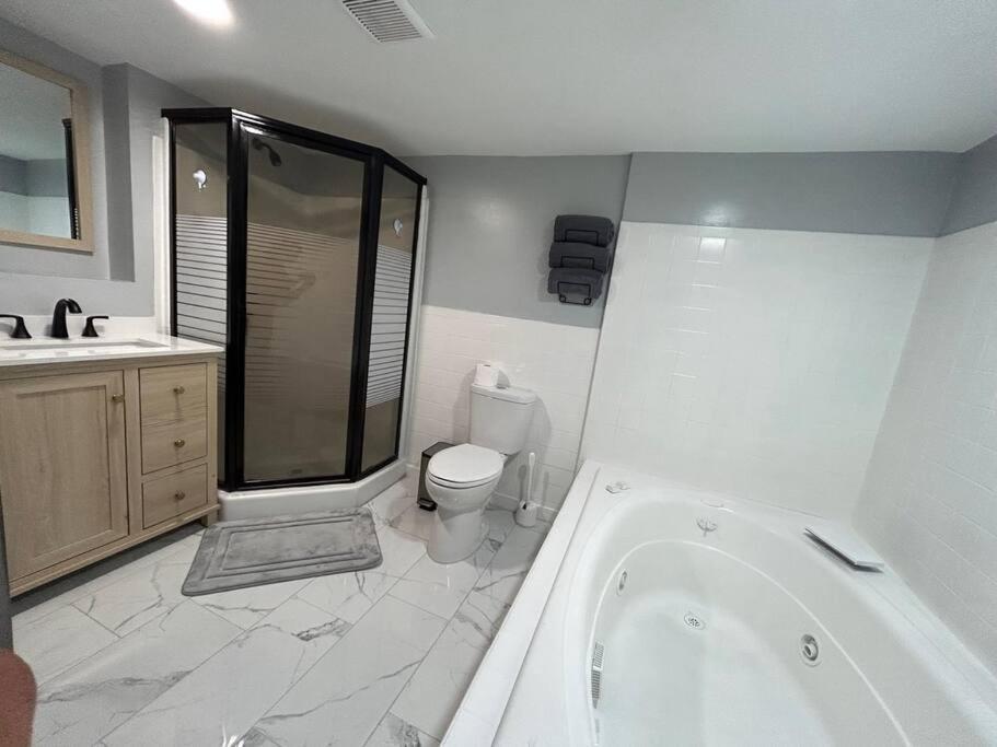 Comfy Lower Lvl Apt With Jetted Tub Near Uptown And Unc Charlotte Buitenkant foto