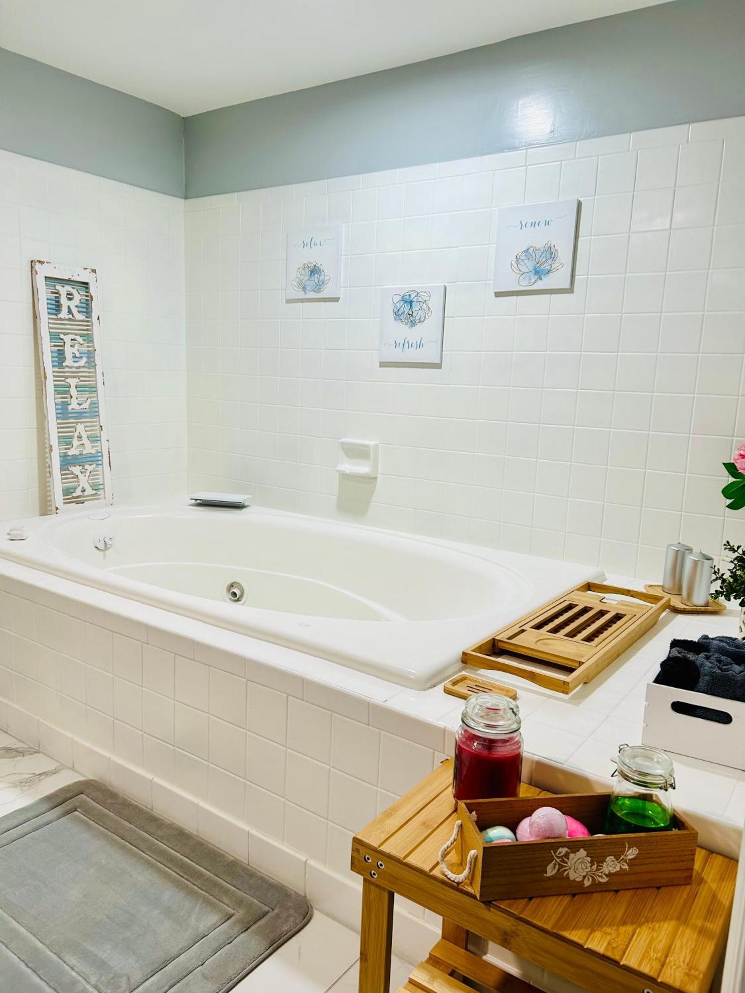 Comfy Lower Lvl Apt With Jetted Tub Near Uptown And Unc Charlotte Buitenkant foto