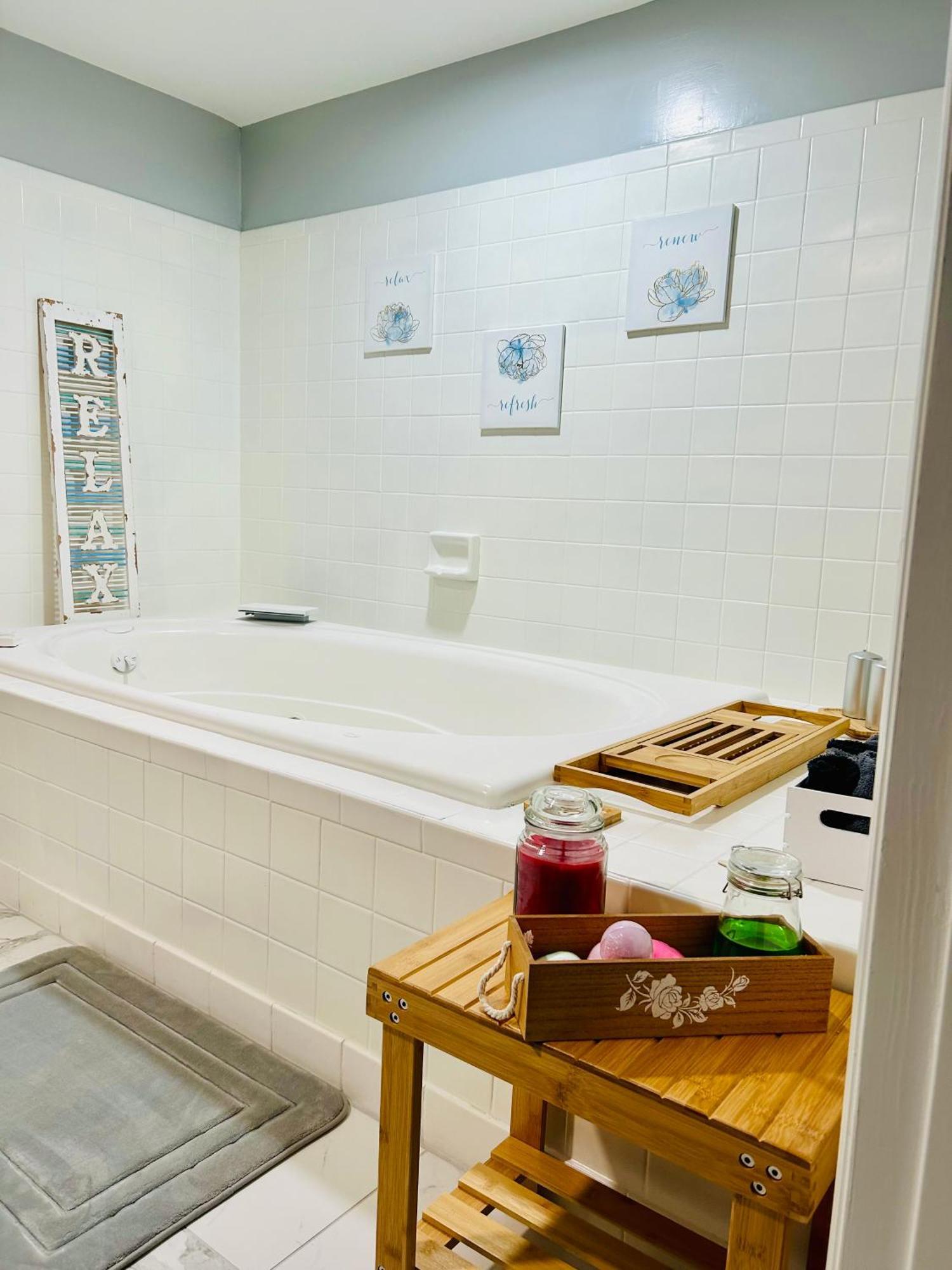 Comfy Lower Lvl Apt With Jetted Tub Near Uptown And Unc Charlotte Buitenkant foto