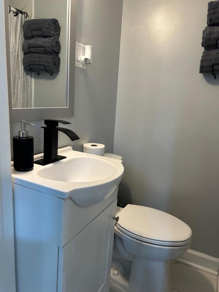 Comfy Lower Lvl Apt With Jetted Tub Near Uptown And Unc Charlotte Buitenkant foto